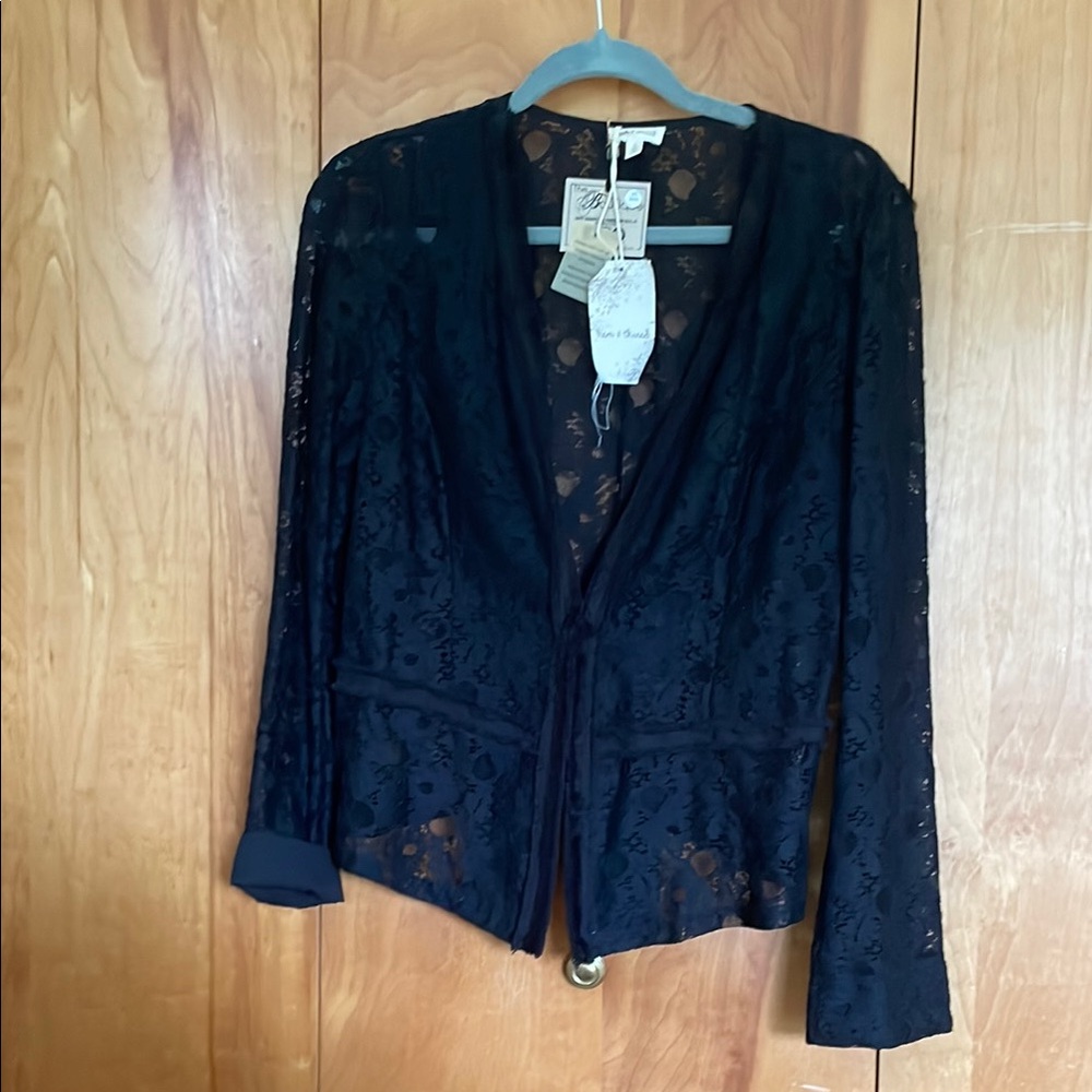 Elegant Black Lace Blazer